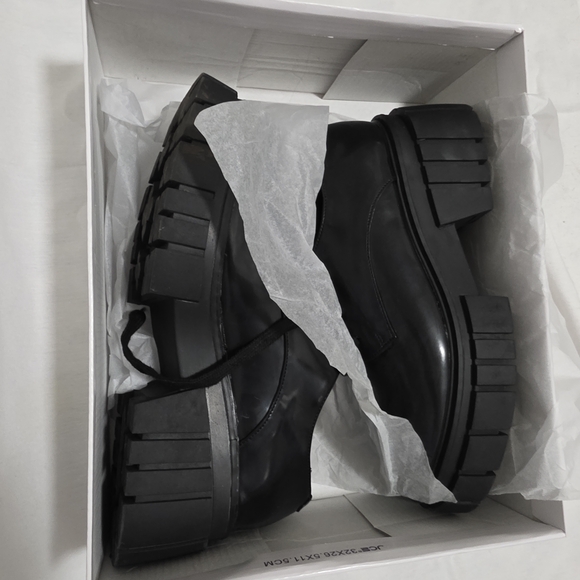 Madden Girl Black Lace-Up Platform Shoes - Picture 2 of 4